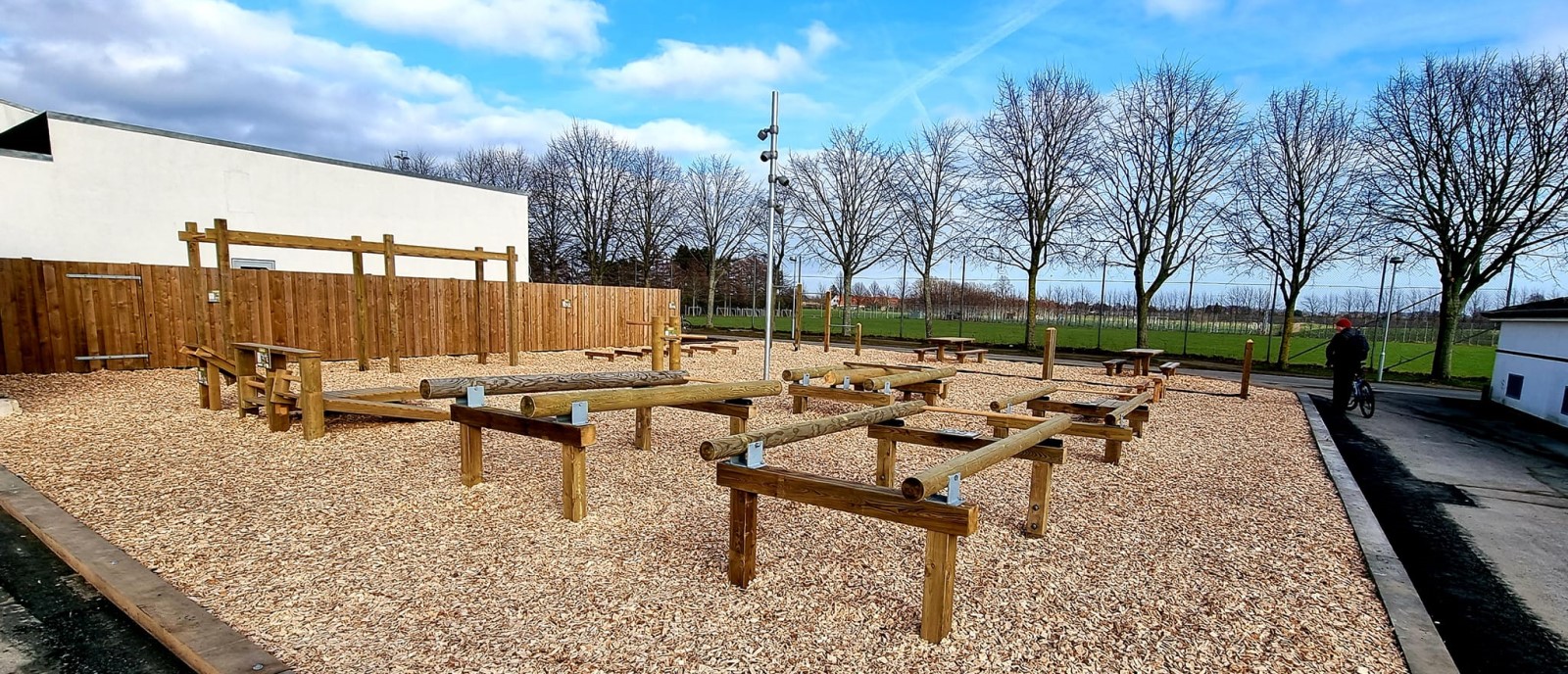 utegym i trä utform unisport