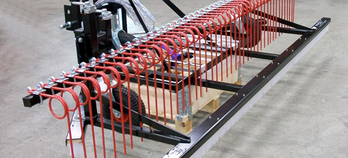 sladdborste harv underhållsmaskin konstgräsplan unisport