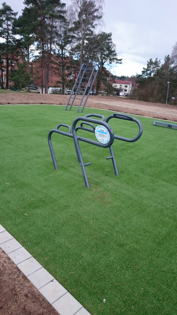 kunstgress fallunderlag til parkour og utegym fra unisport