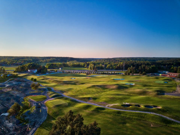 öseteråkers golfklubbmed konstgräs till range, tee, green från Saltex