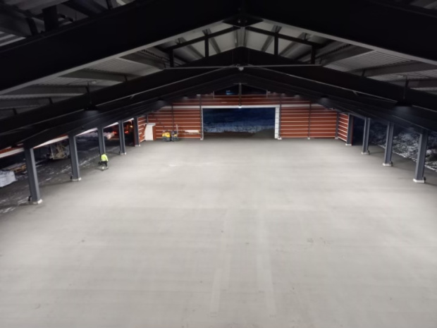 multiarena med konstgräs som vintertid kan spolas till is Saltex