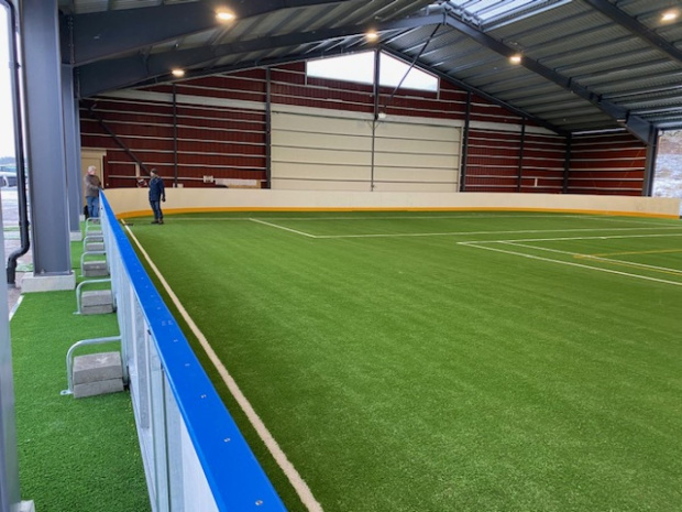 multiarena med konstgräs som vintertid kan spolas till is Saltex