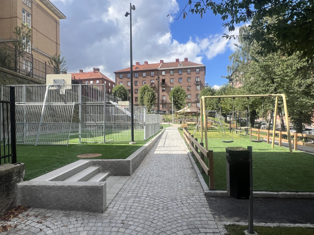 Ånässkolan, anläggning av hybridgräs play2play unilawn hybrid, Saltex Sports & Play