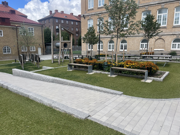 Ånässkolan, anläggning av hybridgräs play2play unilawn hybrid, Saltex Sports & Play
