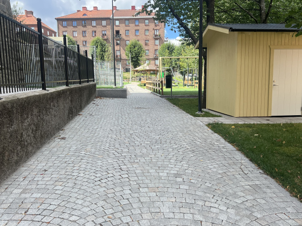 Ånässkolan, anläggning av hybridgräs play2play unilawn hybrid, Saltex Sports & Play