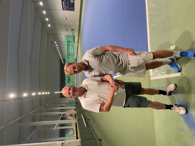 GLTK Laykold tennisbeläggning i  färgerna US Open Green och Miami Open Biscayne Blue från Saltex