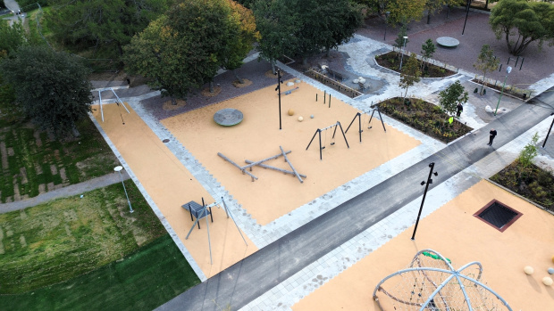 eleonoraskolan hallunda skolgård konstgräs gummiasfalt lek o aktivitet saltex