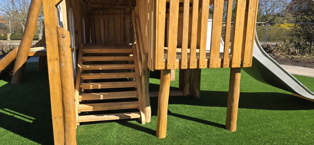 lilla höganäs lekplats saltex konstgräs fallskyddsgummi