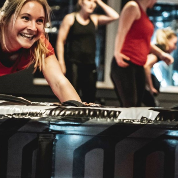friskis obstacle course konstgräs till gym och träningsanläggnignar från Saltex