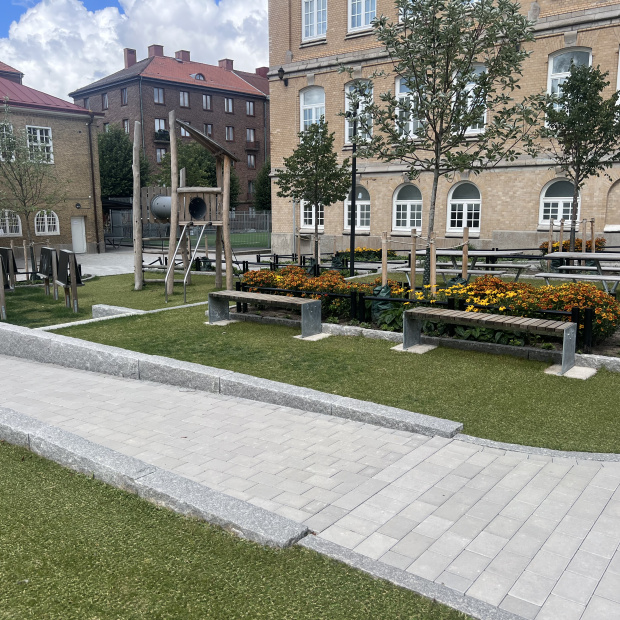 Ånässkolan, anläggning av hybridgräs play2play unilawn hybrid, Saltex Sports & Play