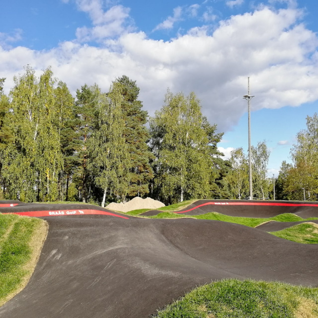 platsbyggd pumptrack i asfalt saltex