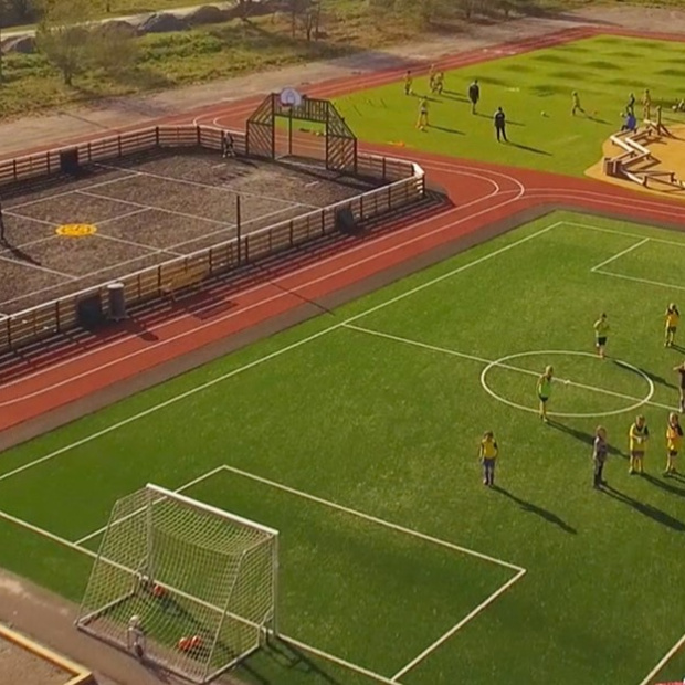 En inspirerande aktivitetspark för barn och ungdomar i Valla saltex
